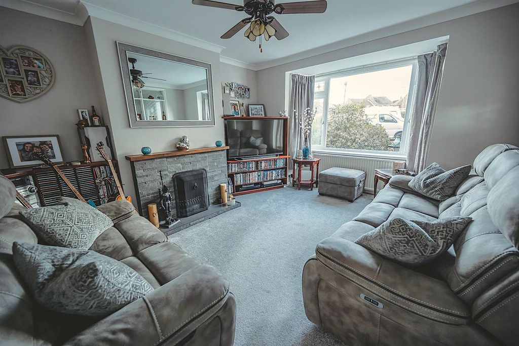 Property photo 2 of 28 Fairlight-35.Jpg