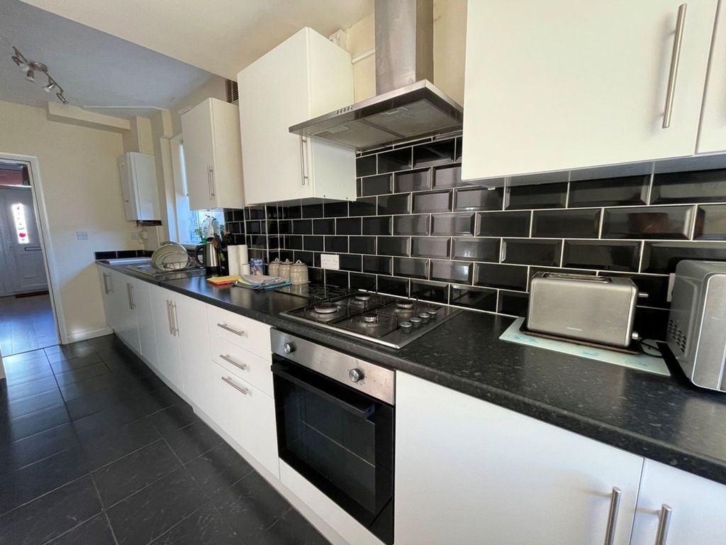 Property photo 2 of 5 Communal Kitchen