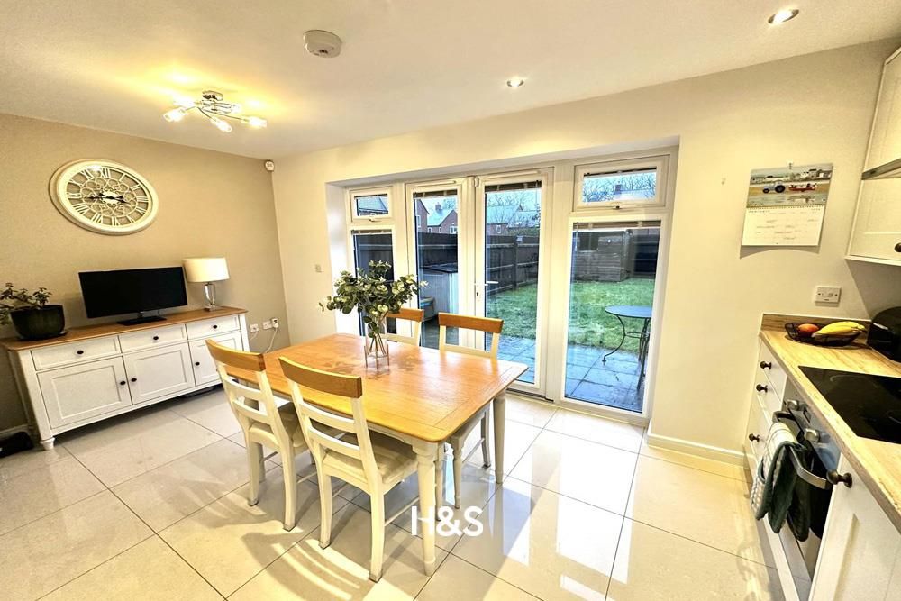 Property photo 2 of 12 11 Dewberry - Kitchen.Jpg