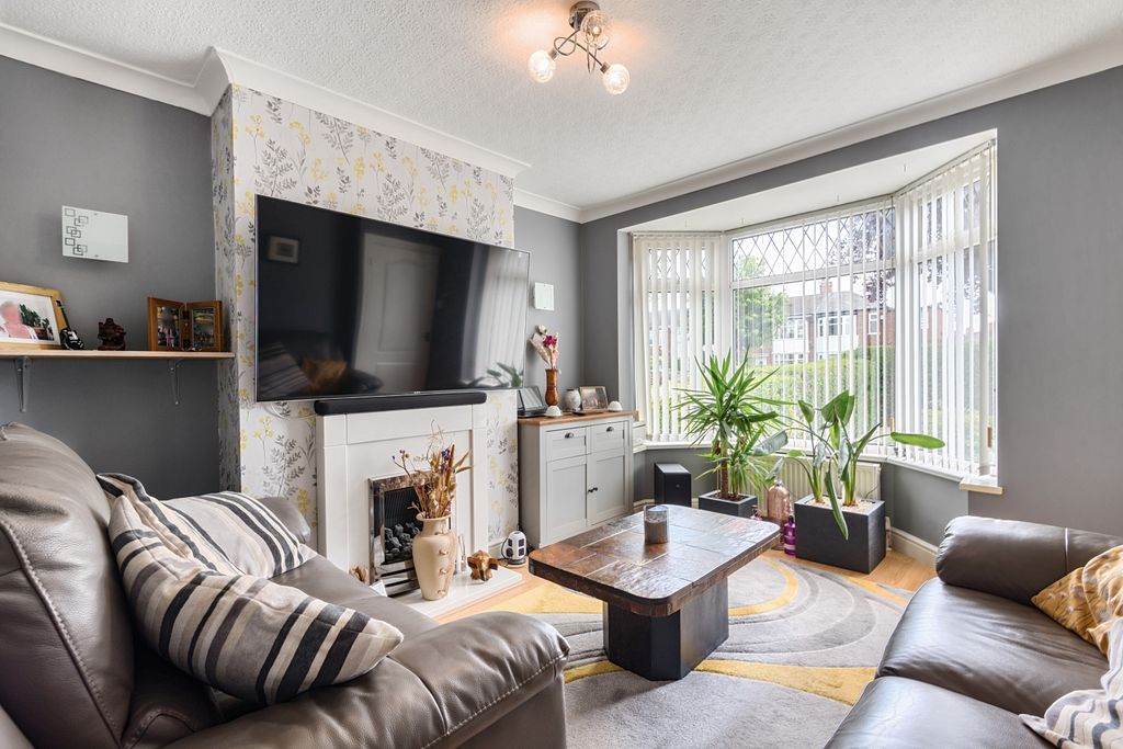 Property photo 3 of 11 Lounge With Bay Window