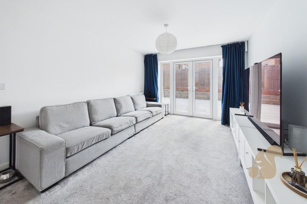 Property photo 3 of 17 Living Room
