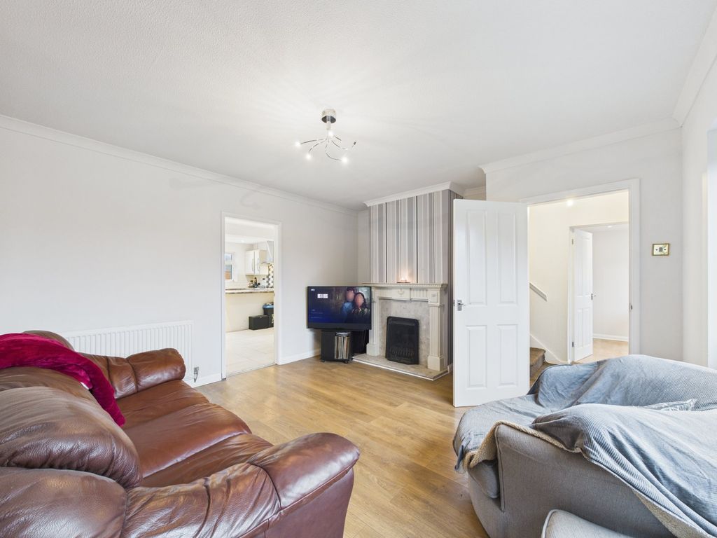 Property photo 3 of 16 Picture No. 12