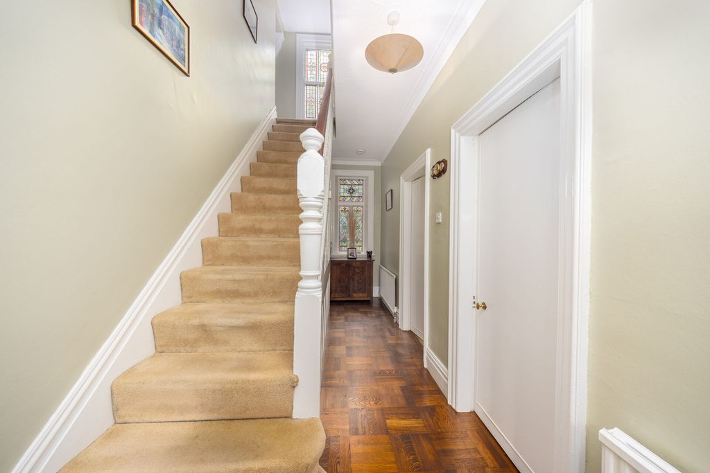 Property photo 3 of 45 Hallway