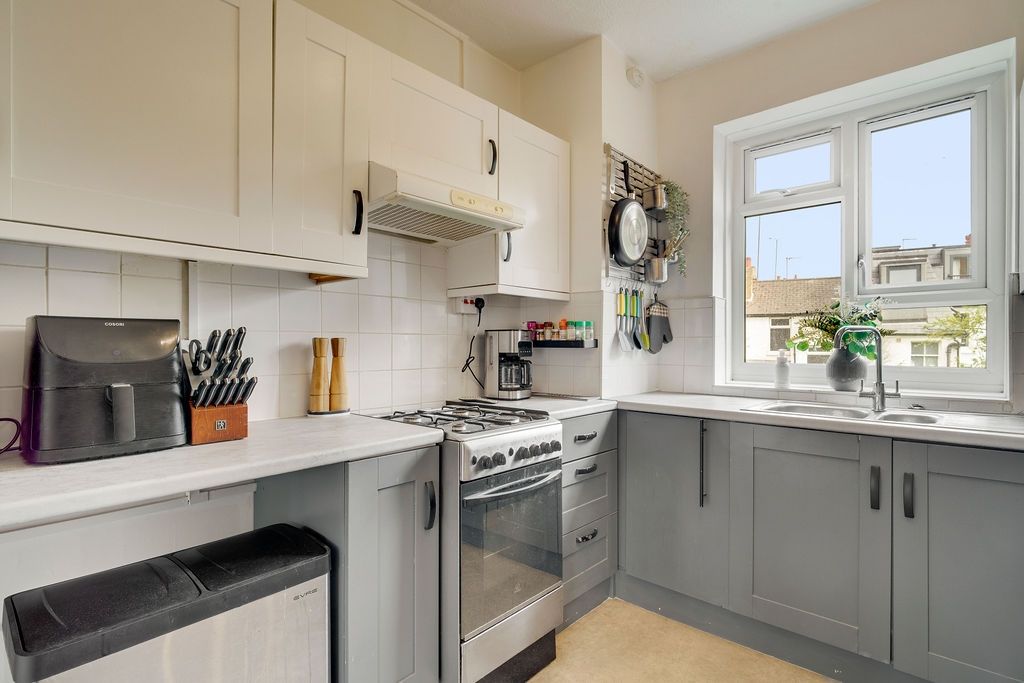 Property photo 2 of 19 Photo 4