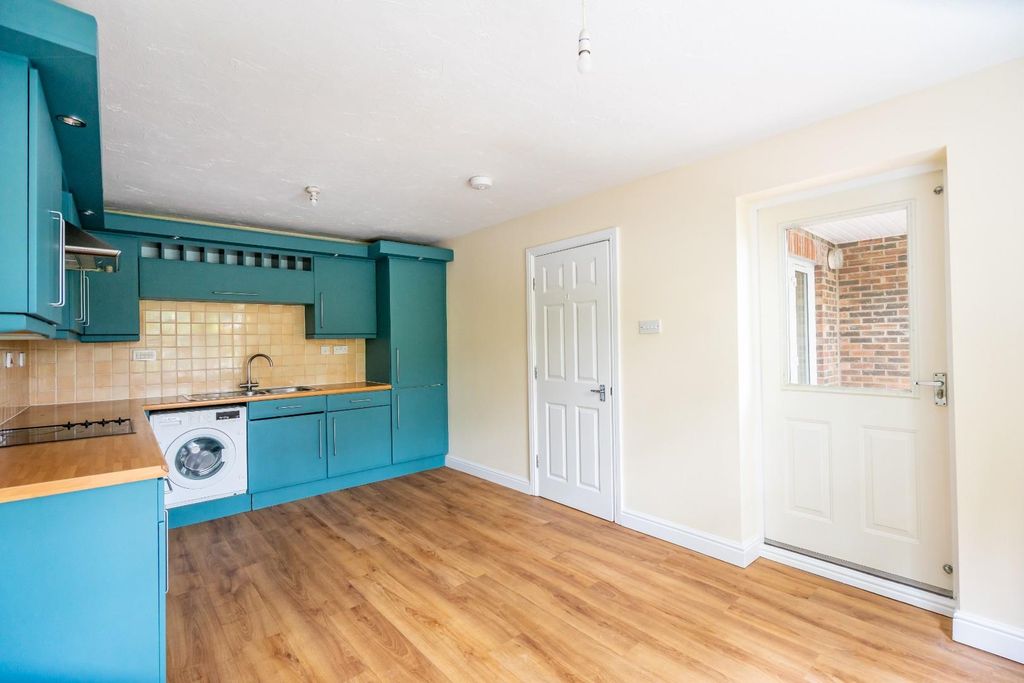 Property photo 3 of 16 Kitchen/Dining Room