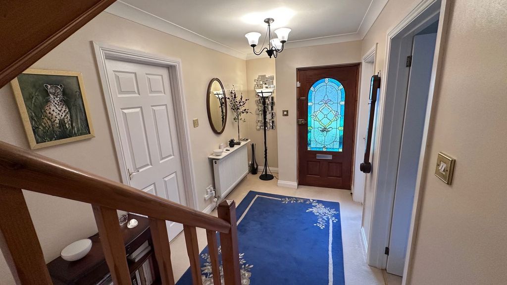 Property photo 3 of 23