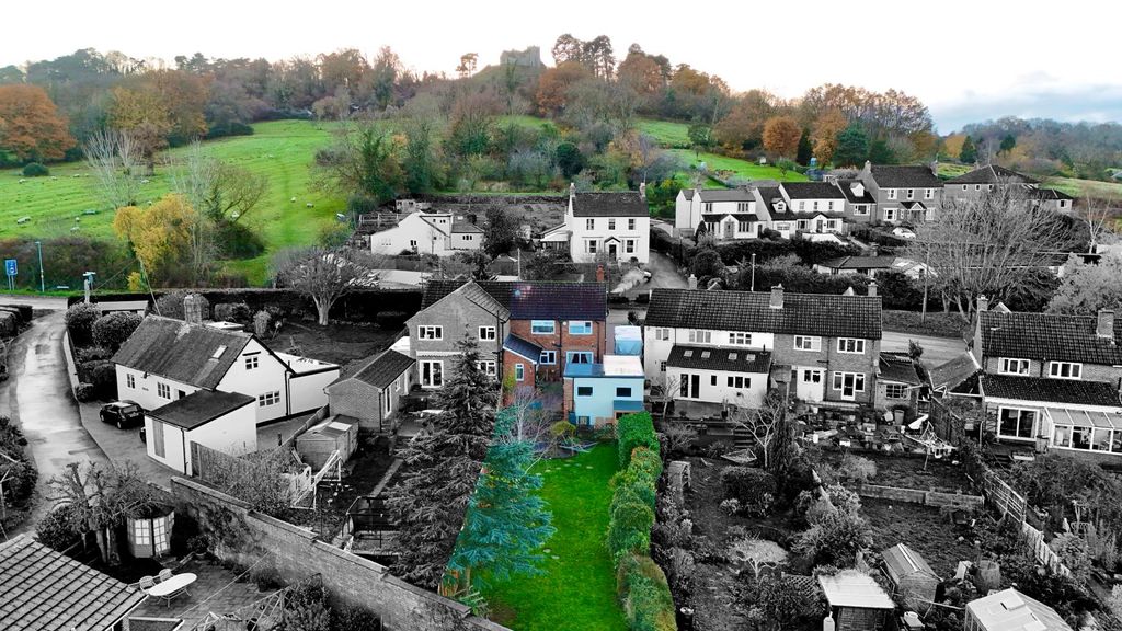 Property photo 2 of 21