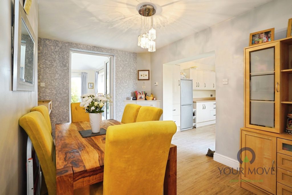 Property photo 3 of 19 Dining Room