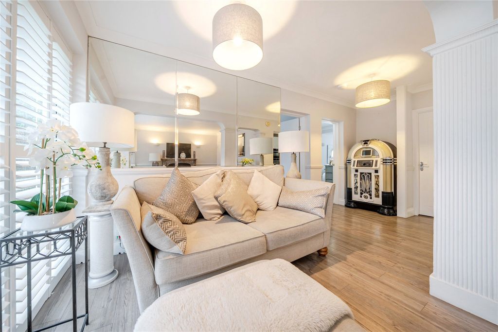 Property photo 3 of 21 Picture No. 04