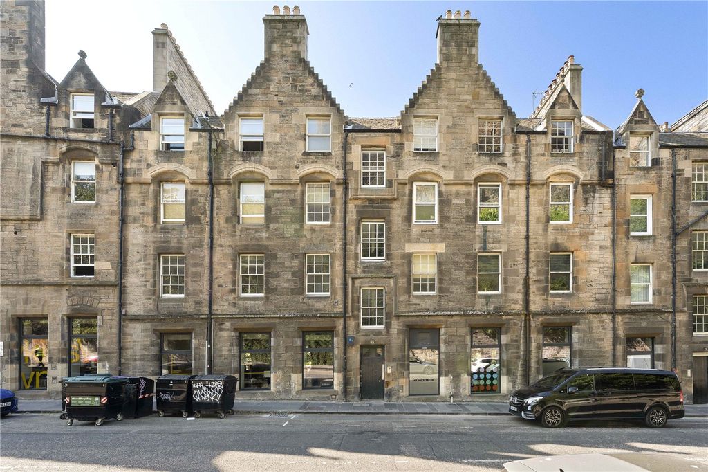 Property photo 1 of 16 King's Stables Road