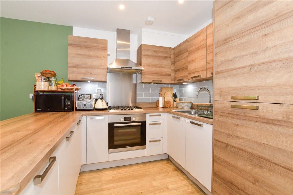 Property photo 3 of 16 Kitchen/ Dining Room