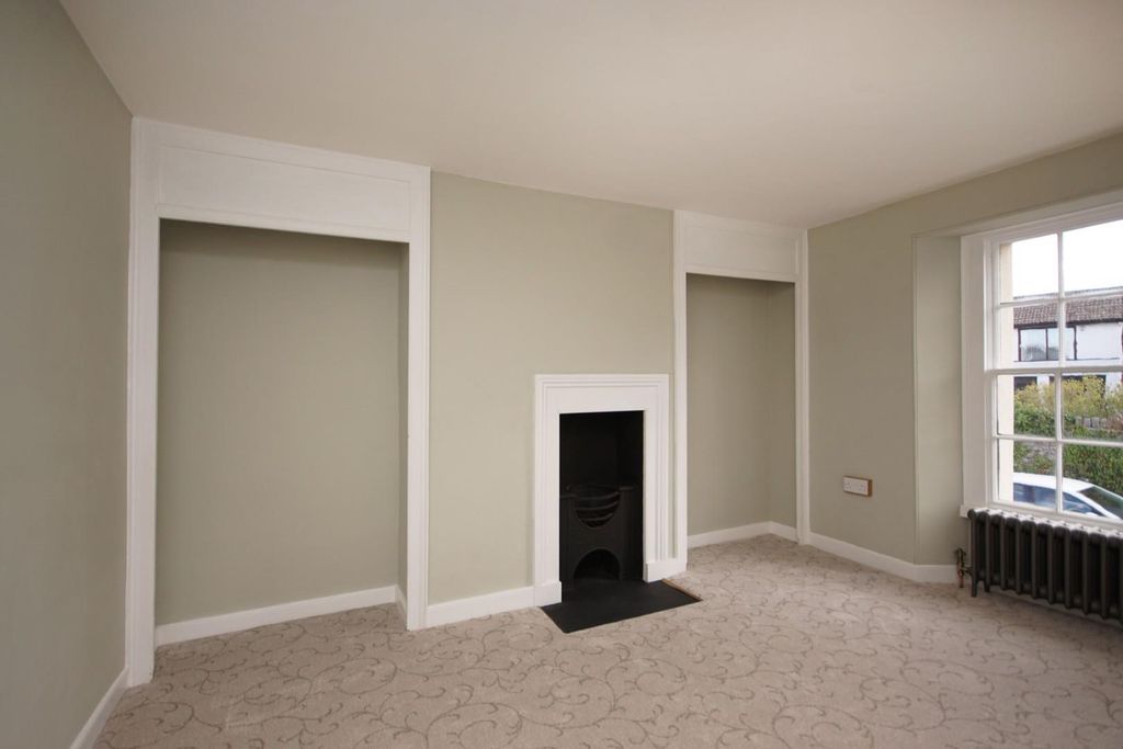 Property photo 3 of 29 Dnuoqjal.Jpeg