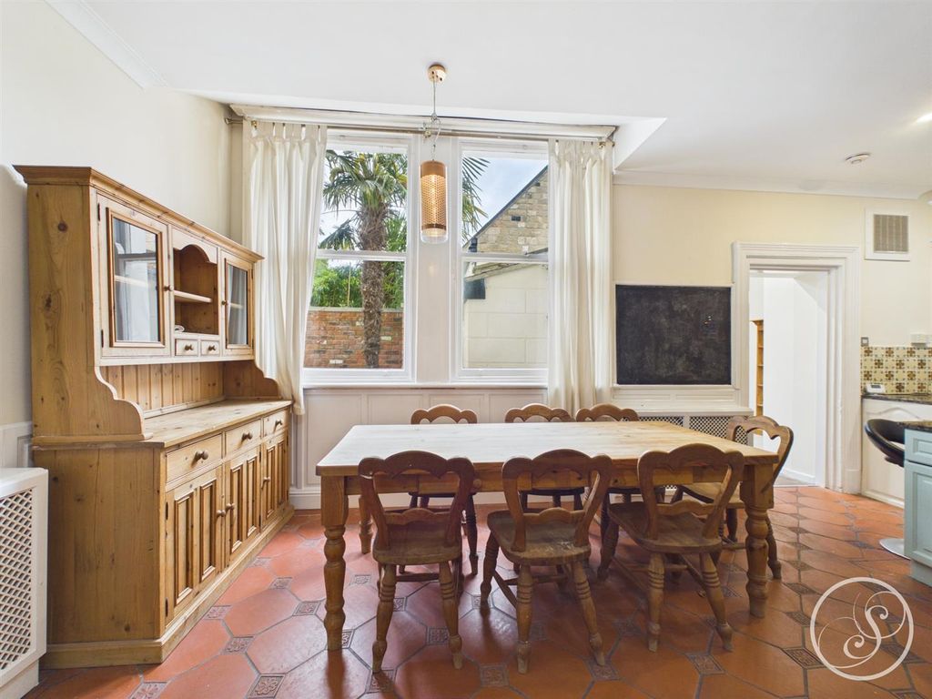 Property photo 3 of 30 Cam02071G0-Pr0912-Still029.Jpg