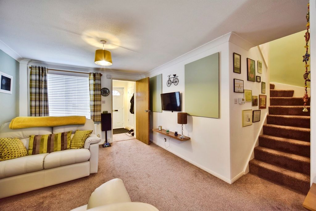 Property photo 2 of 19