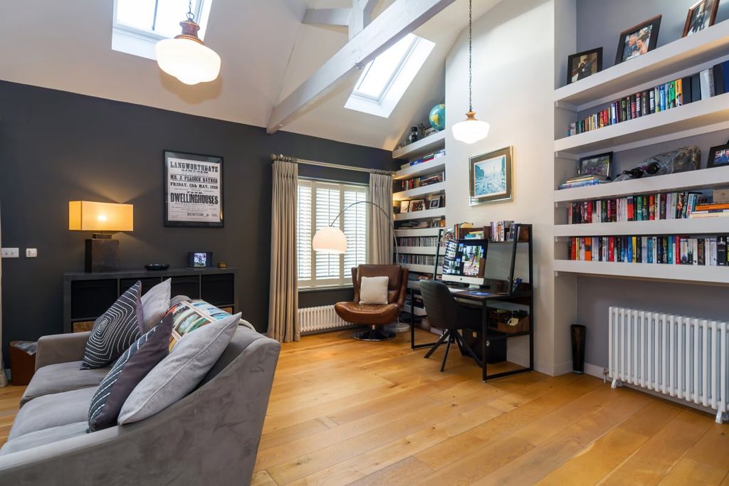 Property photo 3 of 46