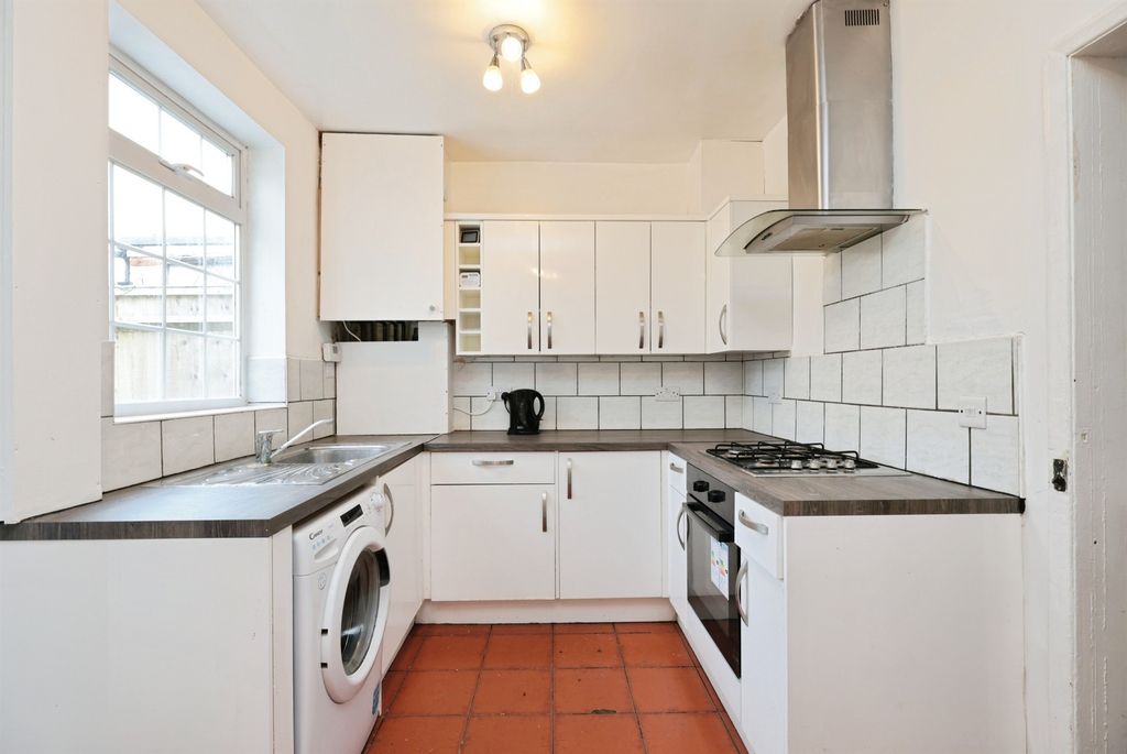 Property photo 2 of 16