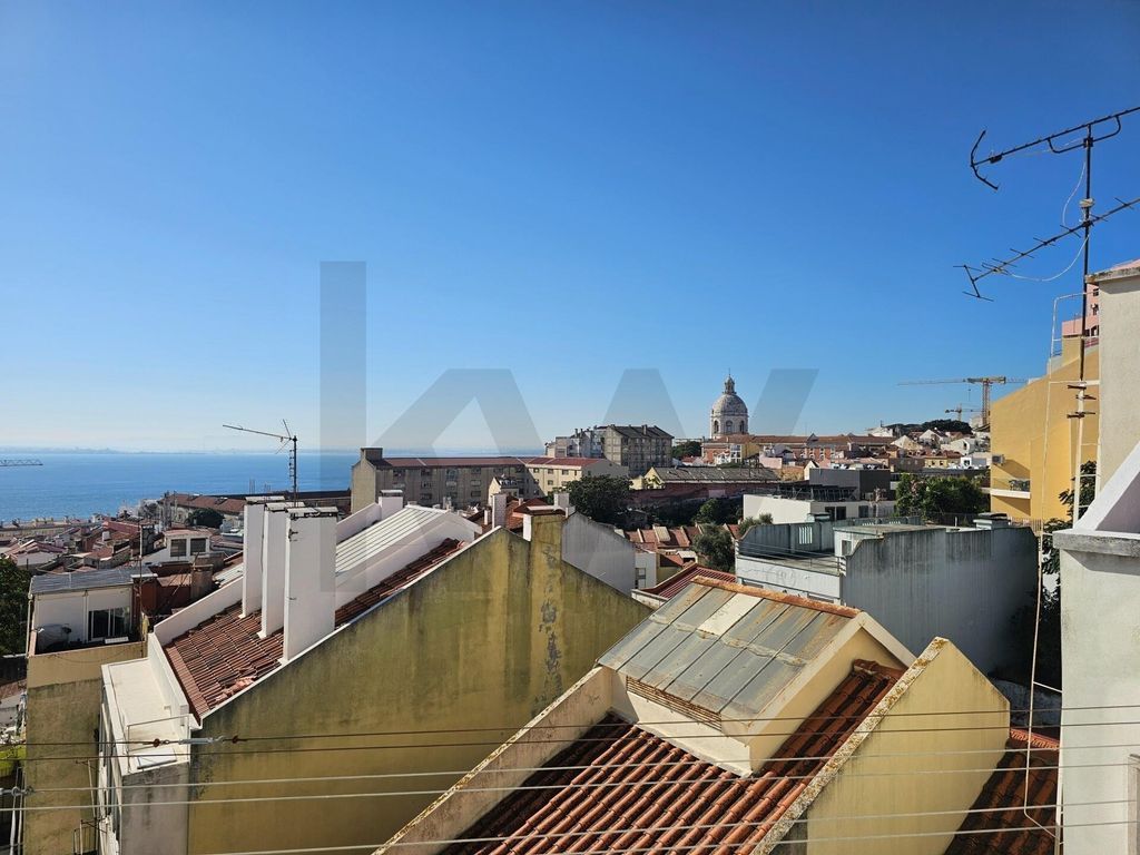 Property photo 1 of 21 One-Bedroom Apartment With River Views In São Vicente