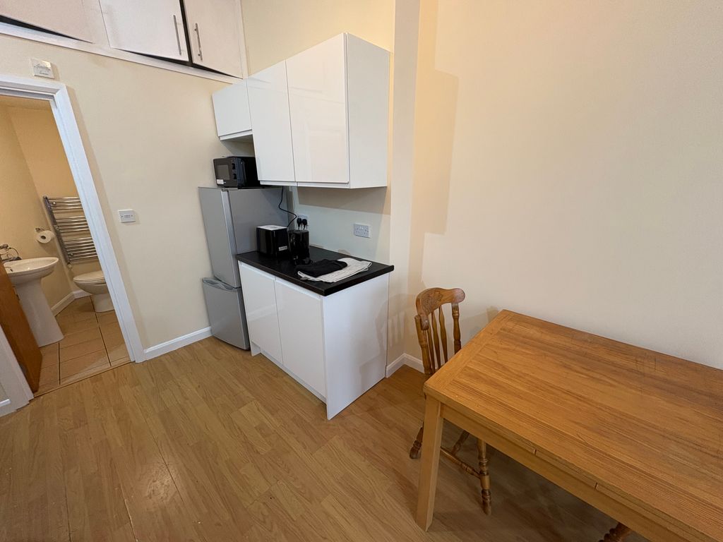 Property photo 1 of 5 Img_8043