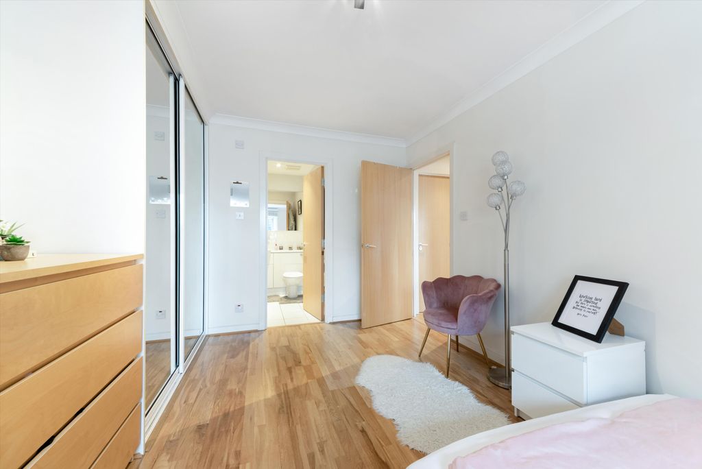 Property photo 3 of 11 Image