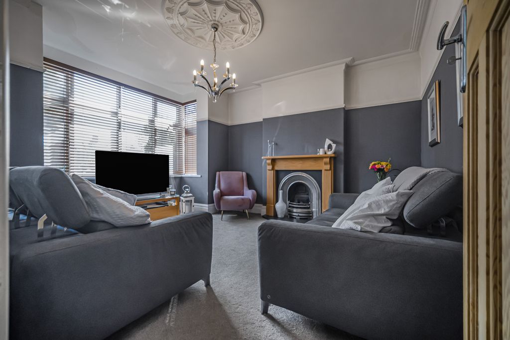 Property photo 2 of 38