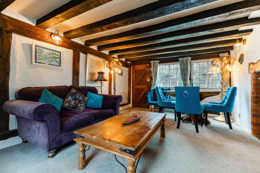 Property photo 2 of 31