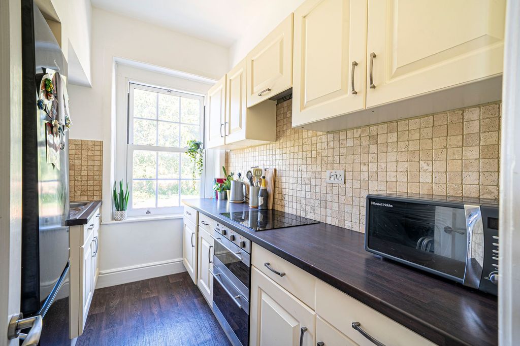 Property photo 3 of 23 Kitchen