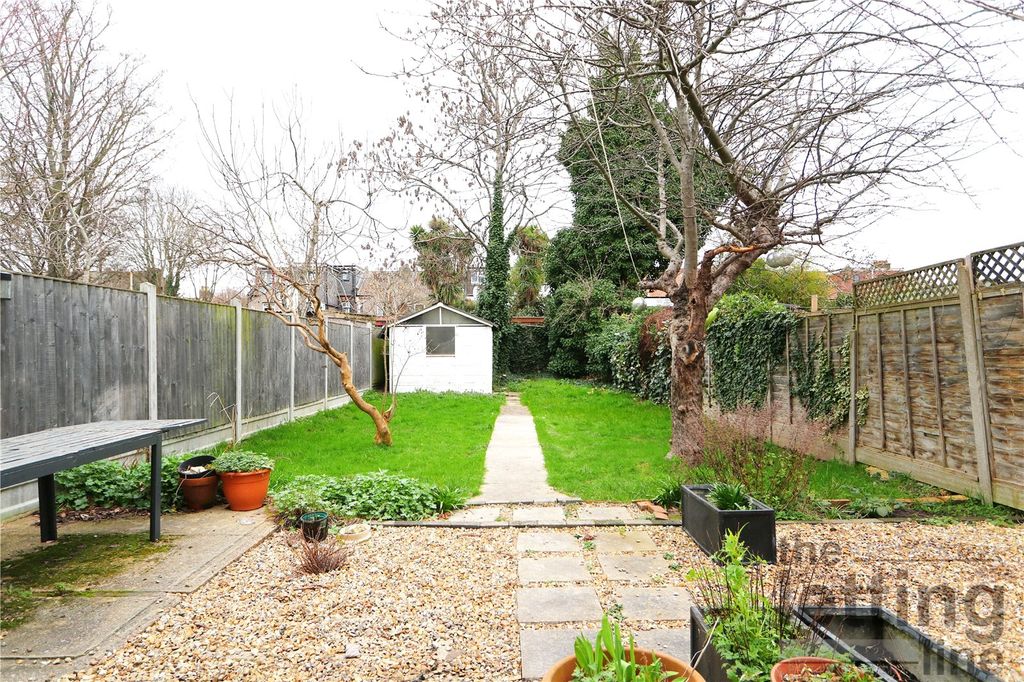 Property photo 3 of 19 Picture No. 04