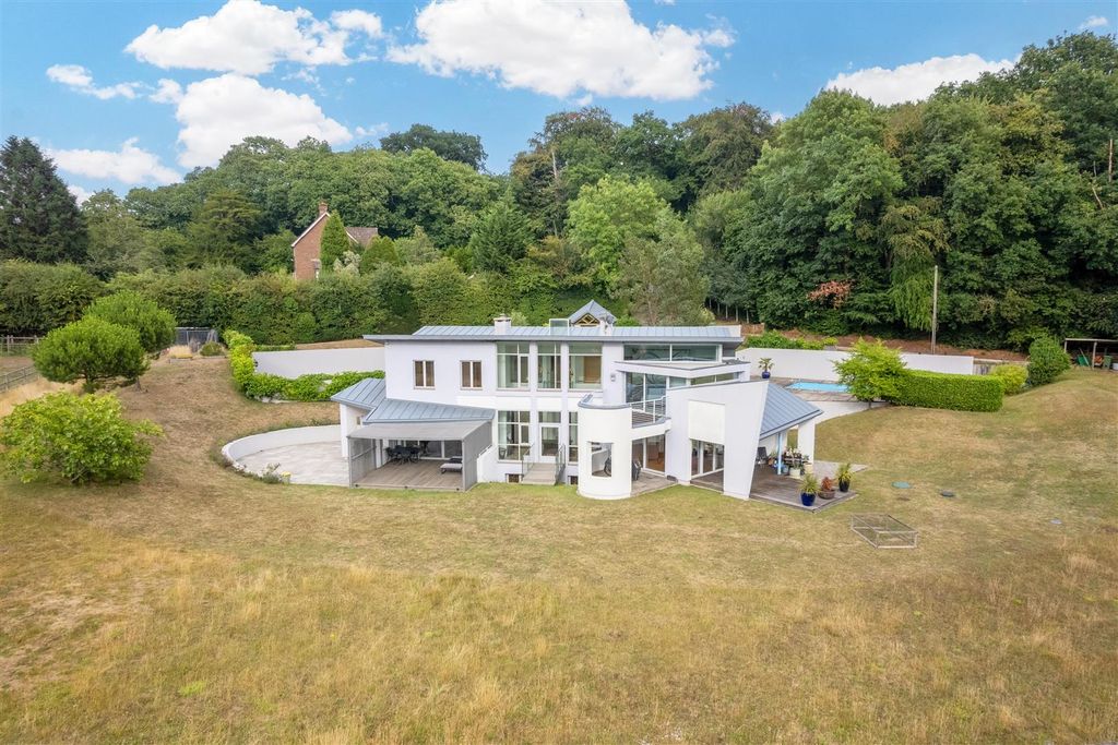 Property photo 1 of 22