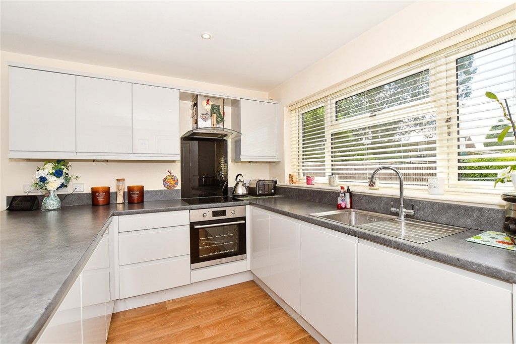 Property photo 3 of 15 Kitchen