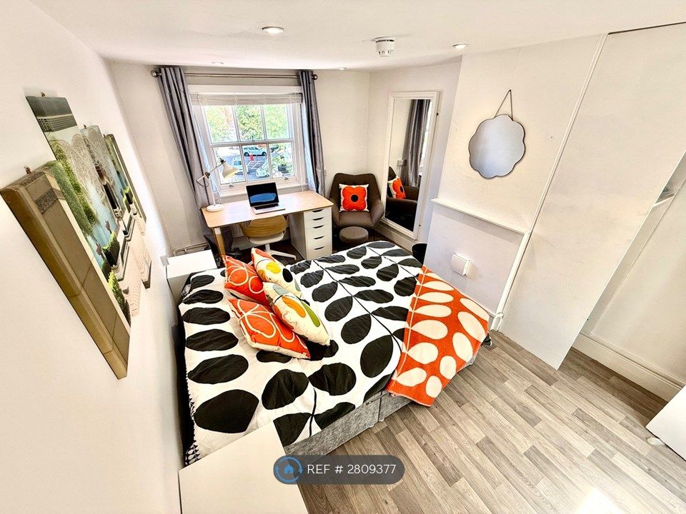 Property photo 3 of 14 Room 6 Overlooking The Acacia Trees