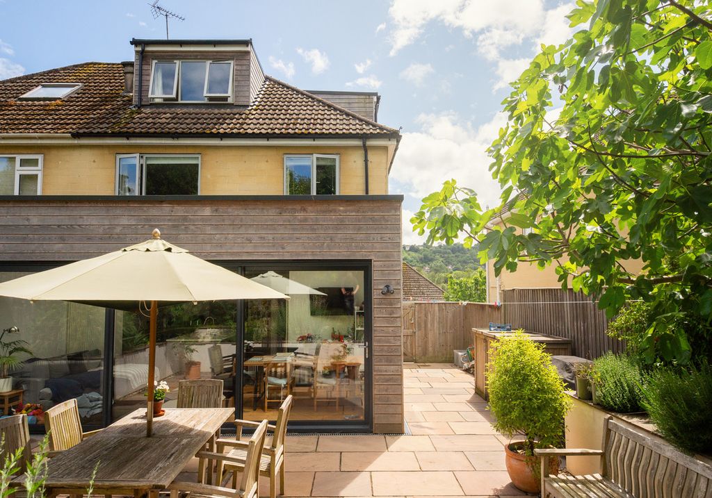 Property photo 1 of 44