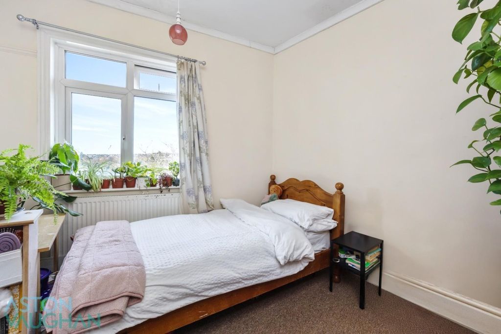 Property photo 2 of 10 5434531