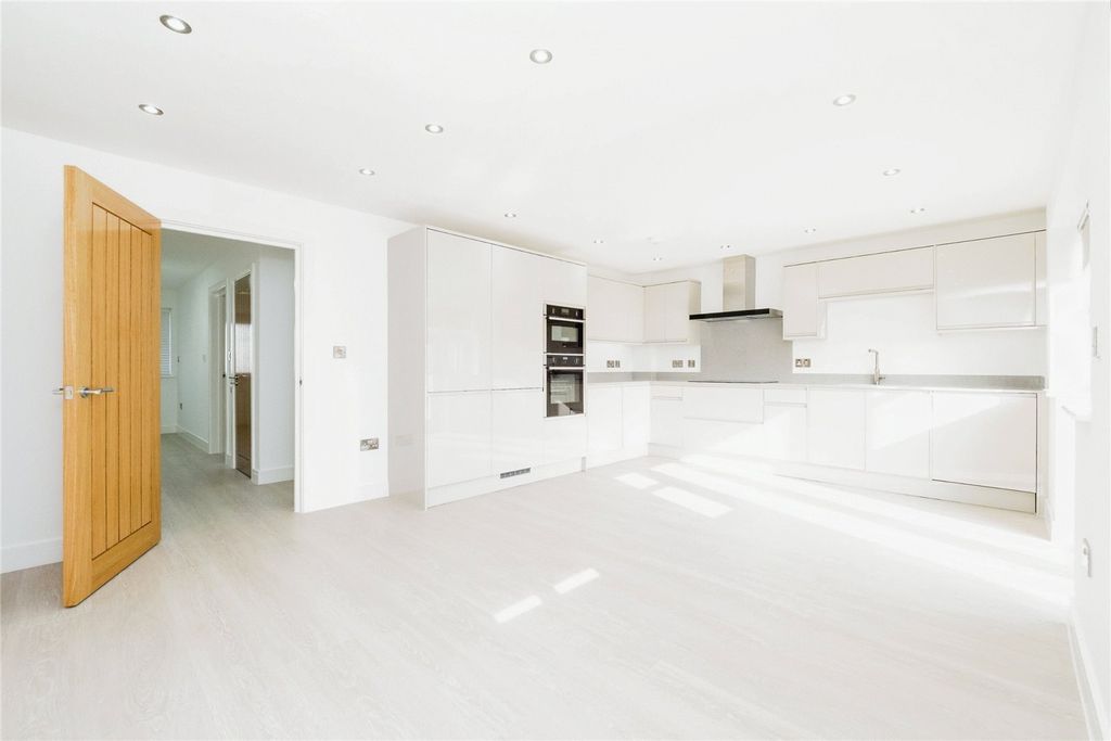 Property photo 2 of 16 Kitchen/Diner