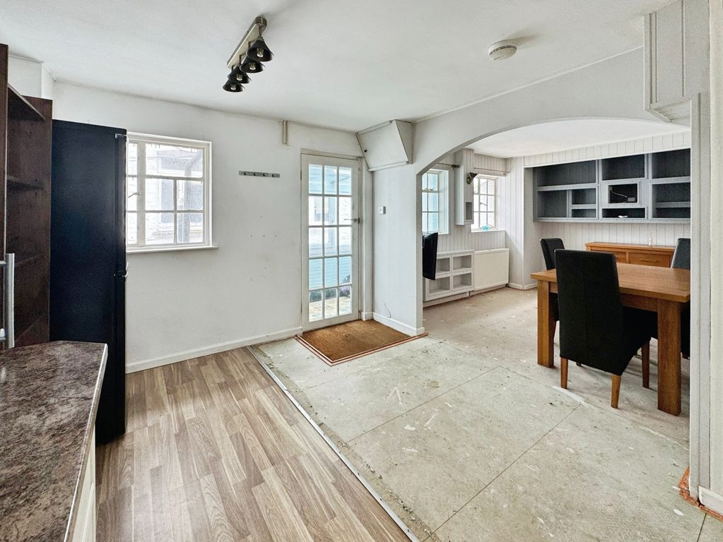 Property photo 3 of 24 Pbox-Img.Jpg