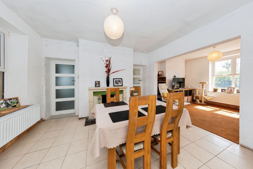 Property photo 2 of 15 Dining Room