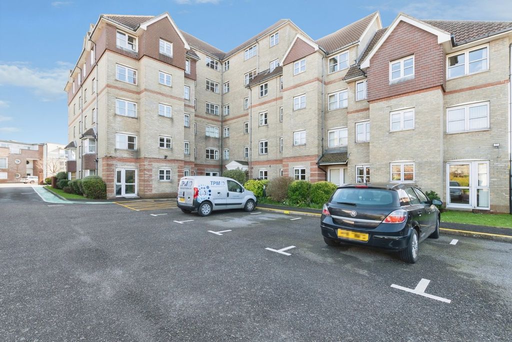 Property photo 1 of 16