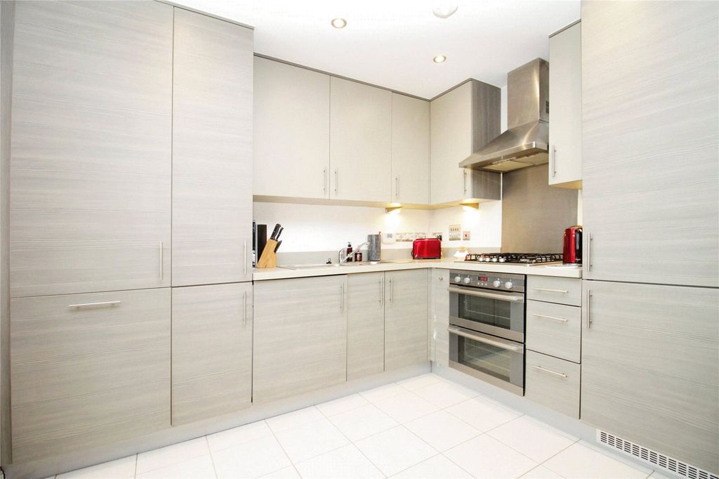 Property photo 2 of 11 Kitchen