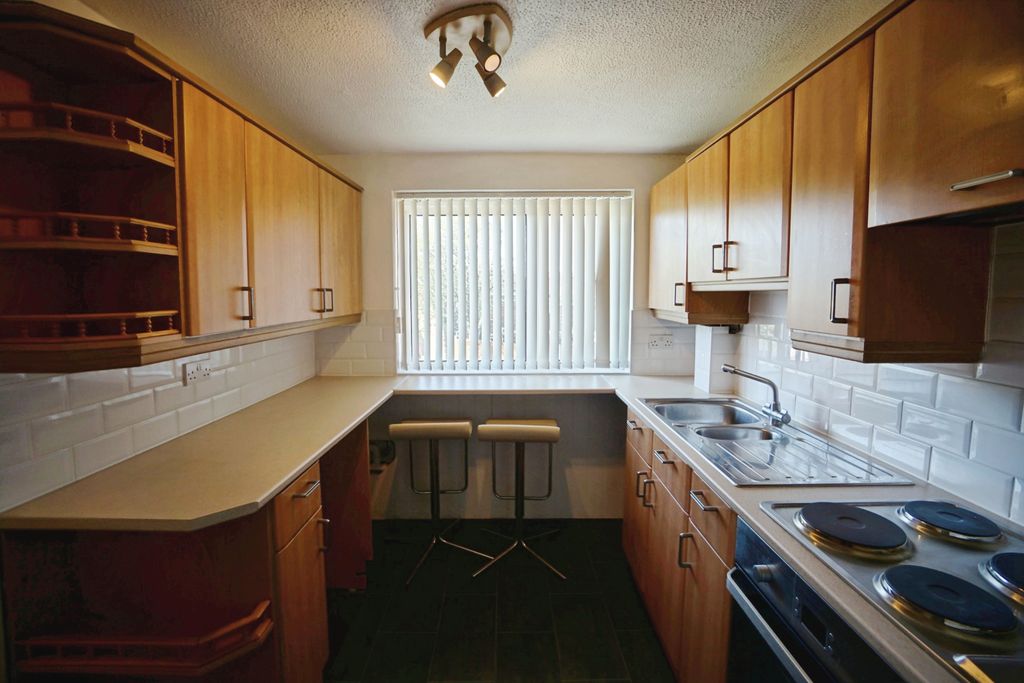 Property photo 1 of 10 Kitchen