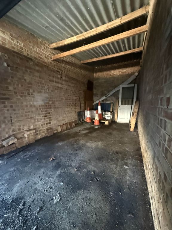 Property photo 2 of 3