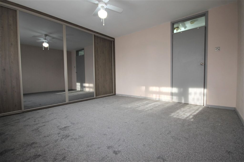 Property photo 3 of 11 Main Bedroom