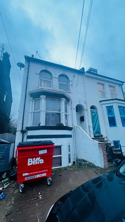 Property photo 1 of 6