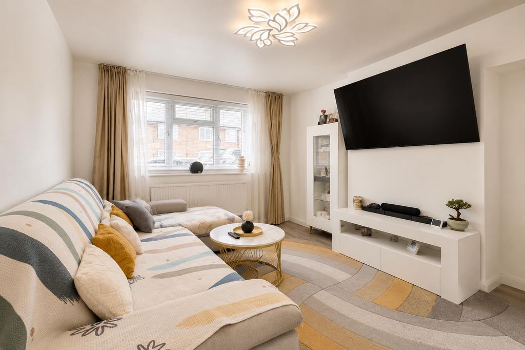 Property photo 2 of 17 B82Ac710-C18E-4Cdd-8A62-73Da083D0534.Png