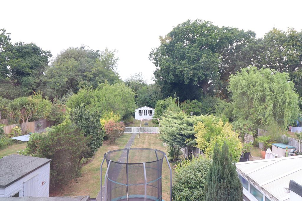 Property photo 2 of 32