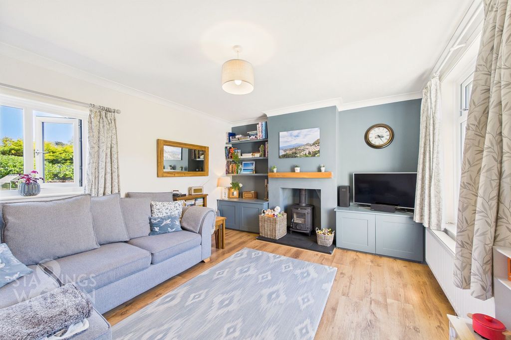 Property photo 2 of 25