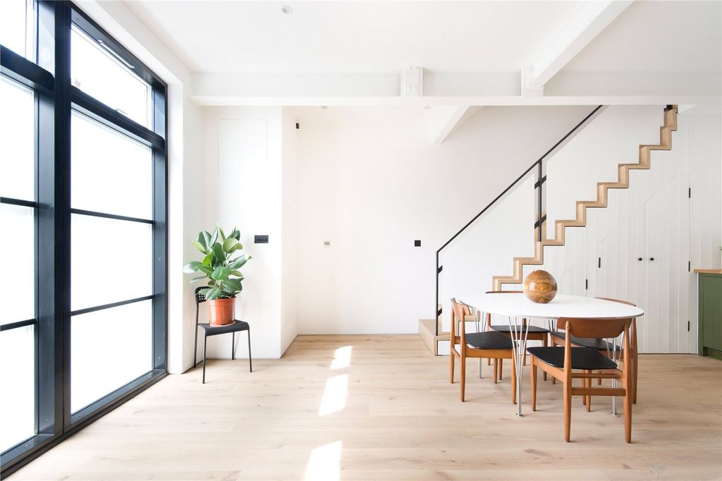 Property photo 2 of 11 Picture No. 21