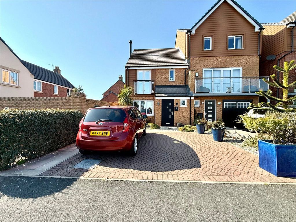Property photo 2 of 19 Picture No. 10