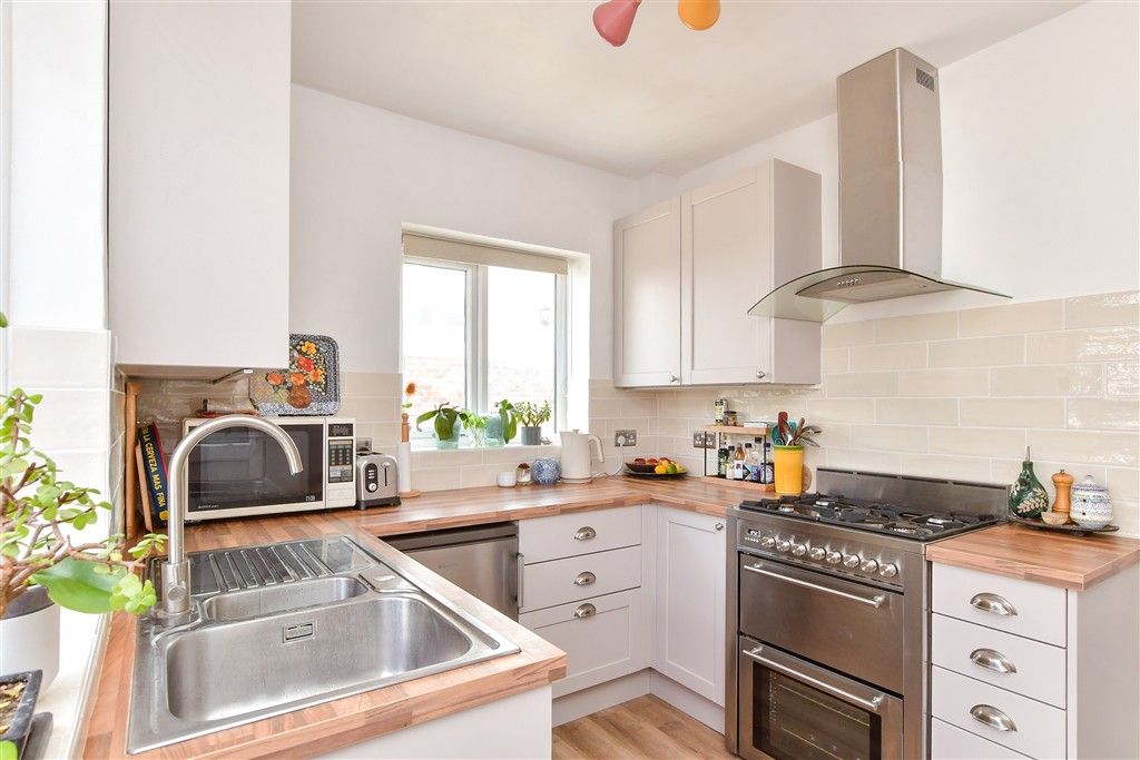 Property photo 2 of 17 Kitchen