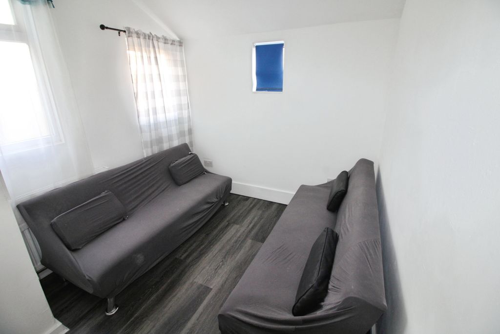 Property photo 3 of 16 Sitting&Diner Area.Jpg