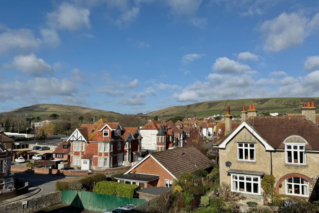 Property photo 2 of 10