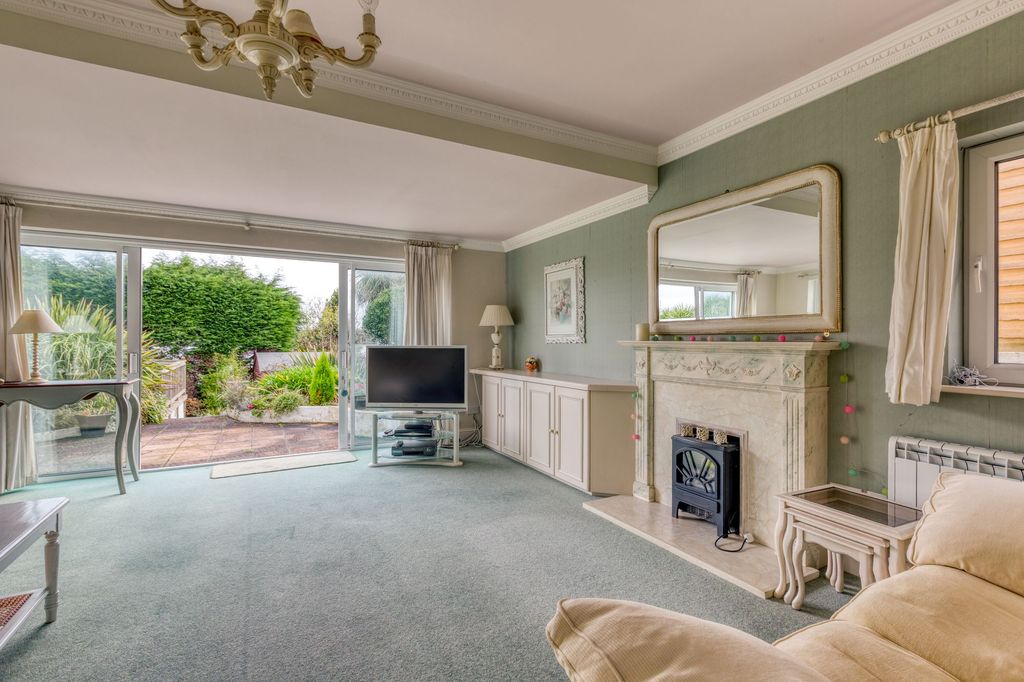 Property photo 3 of 52